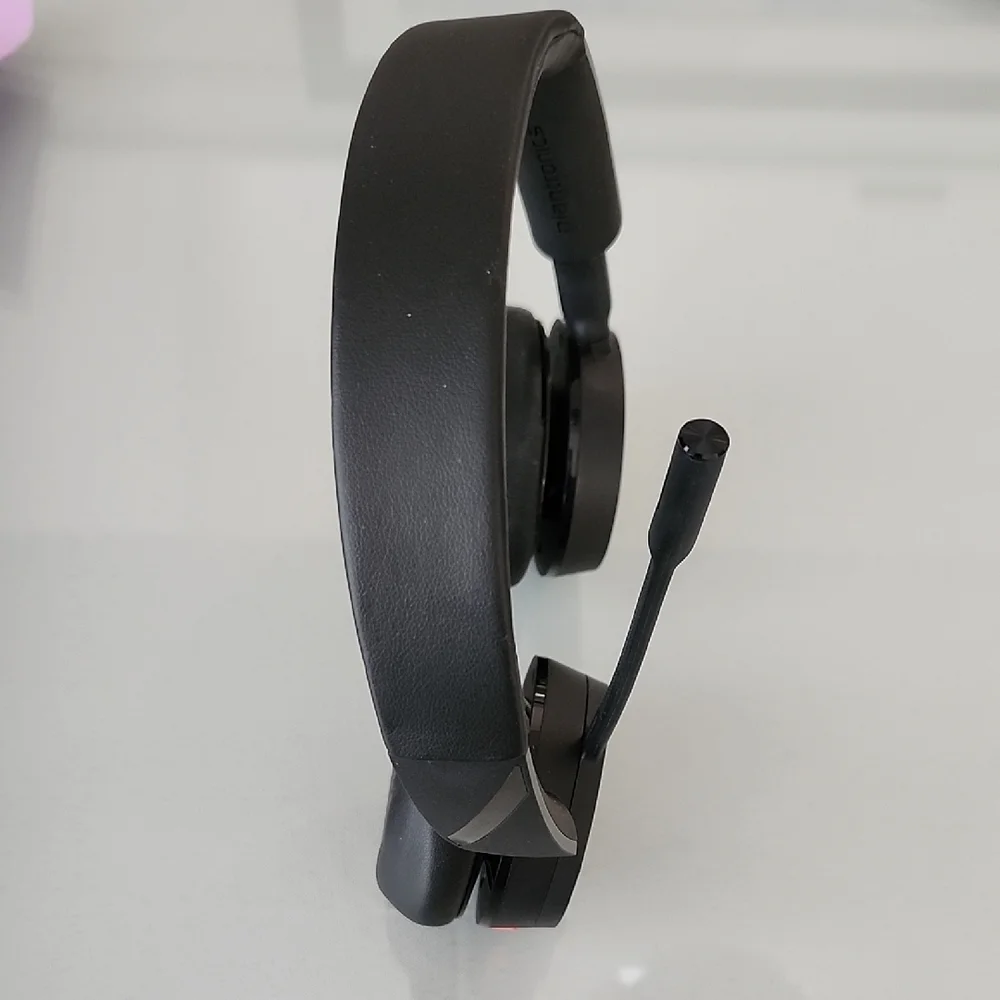 Plantronics Voyager 4220 UC Wireless Bluetooth Headset LIKE NEW